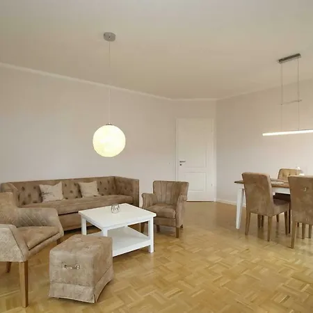 Apartment Likedeeler Ii 04